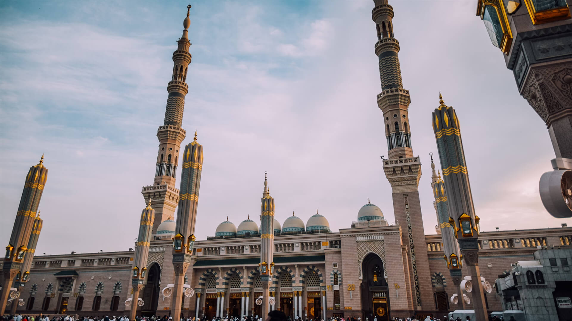 Image of the Nabawi Mosque, Madina, Saudi Arabia