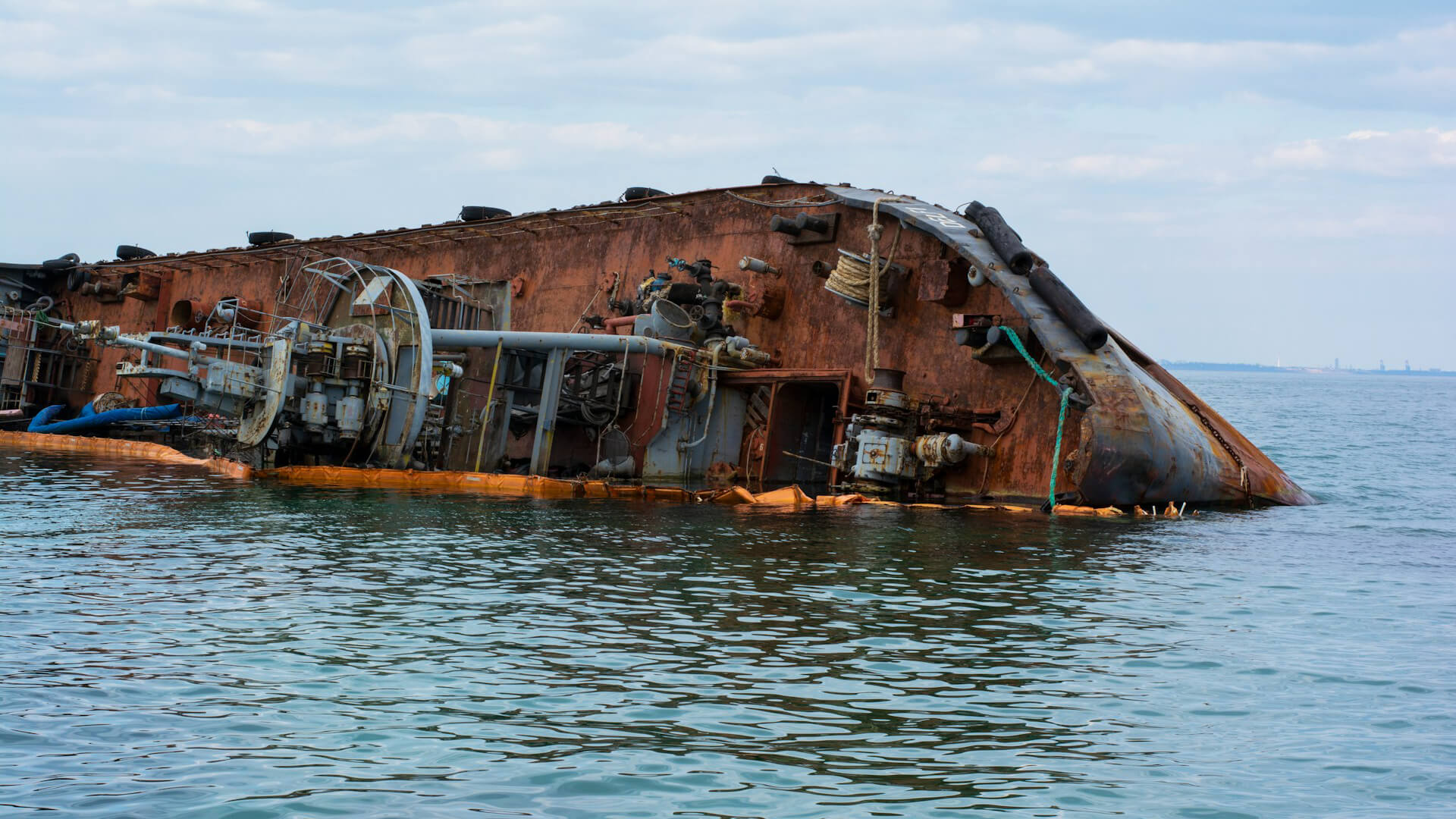 a ship sinking in the ocean